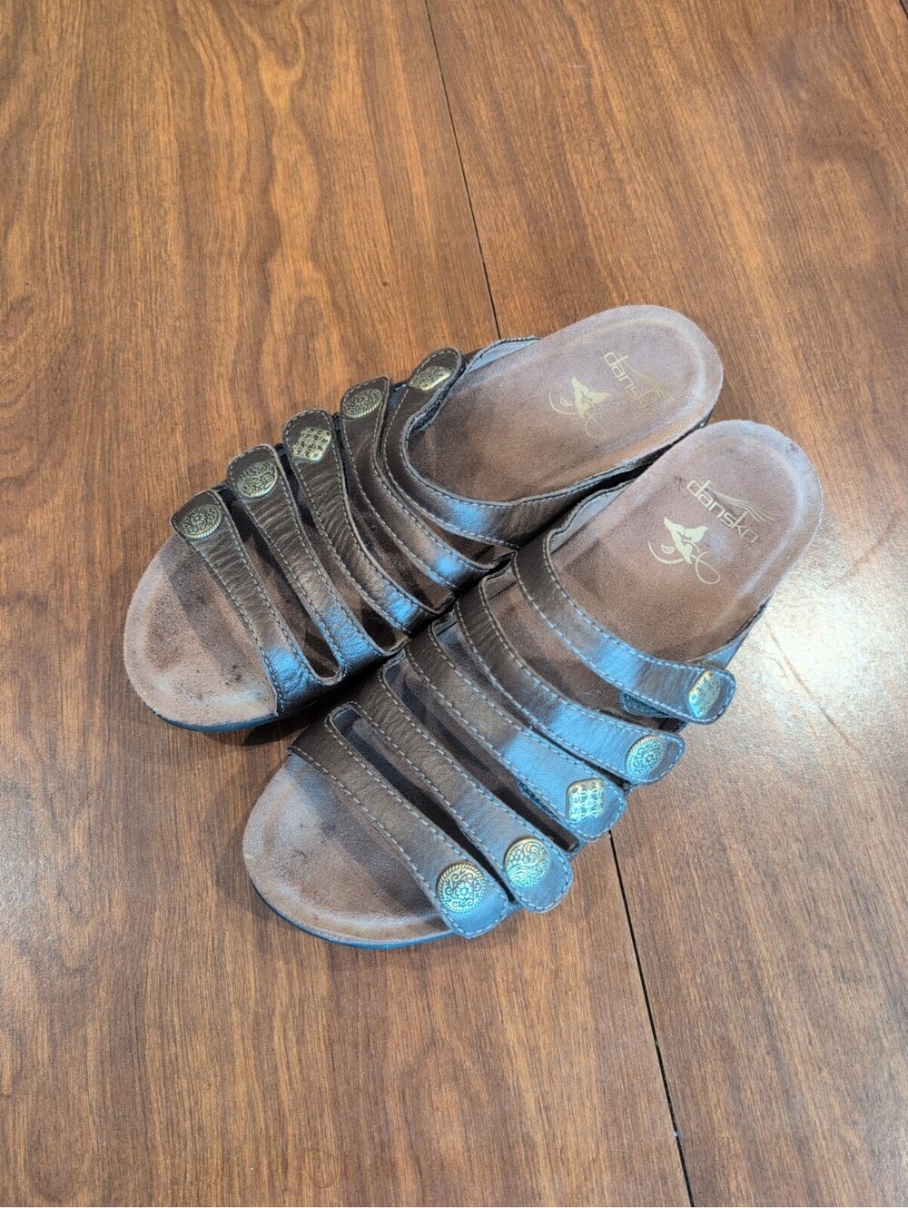 Dansko Janie Slide Sandals Women size 40 bronze Straps Medallion Sandals 9
